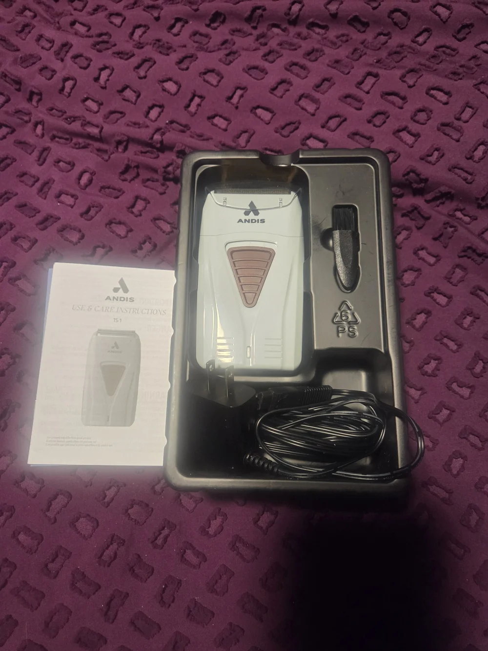 Andis ProFoil Shaver - White with Gold Foil